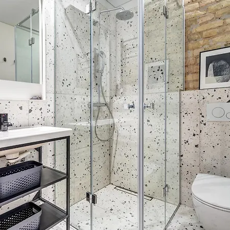 Апартаменты City, 17 Free Street Parking