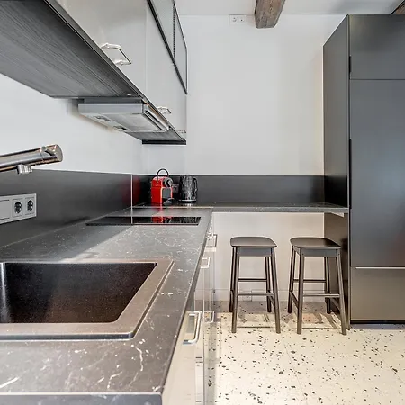 Appartement City, 17 Free Street Parking