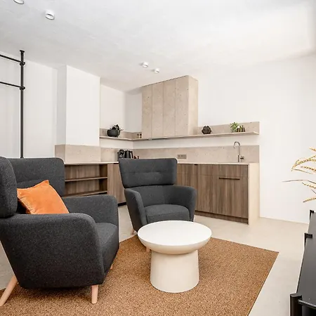 Appartement City, 17 Free Street Parking *