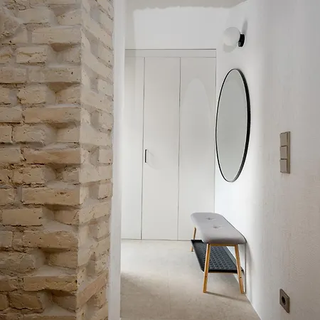 City, 17 Free Street Parking Appartement