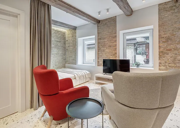 City, 17 Free Street Parking