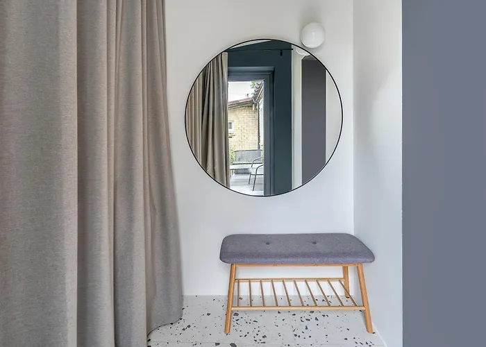 City, 17 Free Street Parking Apartman *