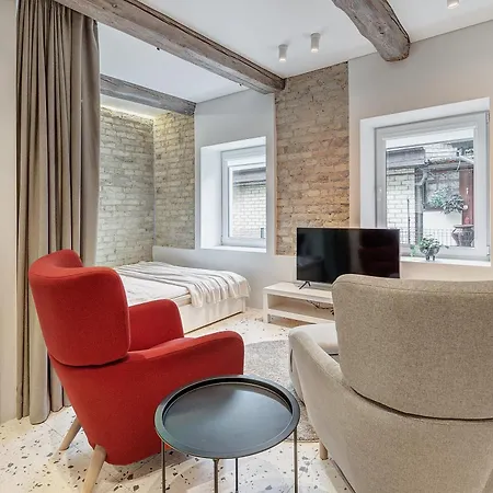 City, 17 Free Street Parking